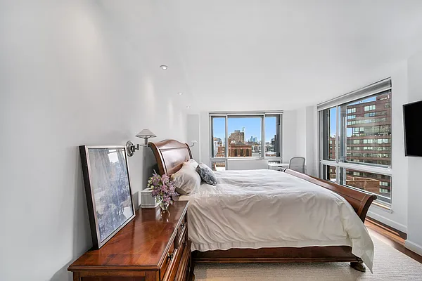 Sold by One Irving Place Realty | media 21