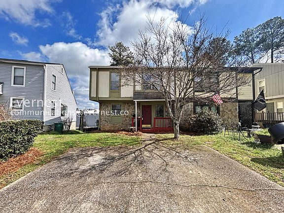 3rd image of 1174 Ridgecrest Ln SE