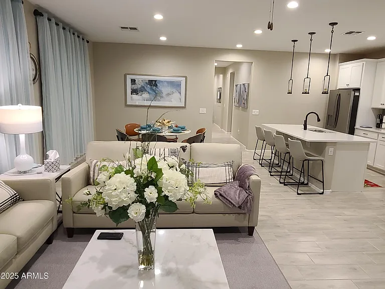1666 E Lee Dr — Photo 17