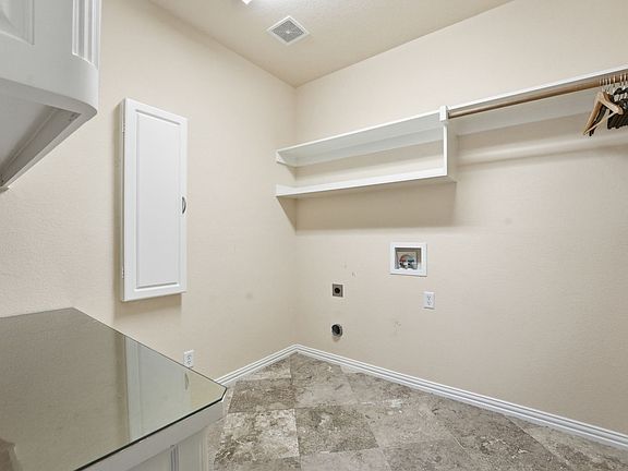 4th image of 5504 Plata Ln