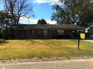 1713 S Pear Ln, Greenville, MS 38703