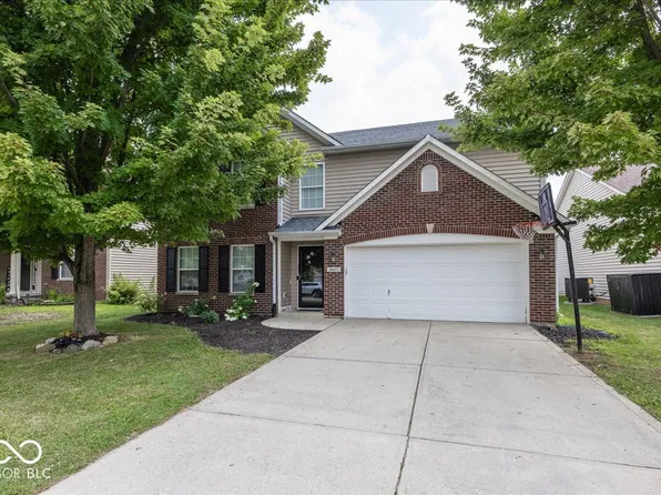 8867 N White Tail Trl, McCordsville, IN 46055