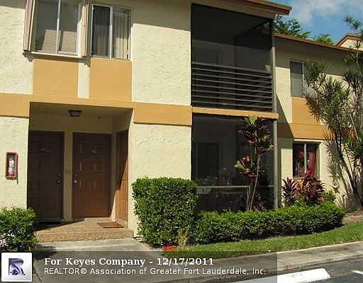 1st image of 511 Gardens Dr APT 102