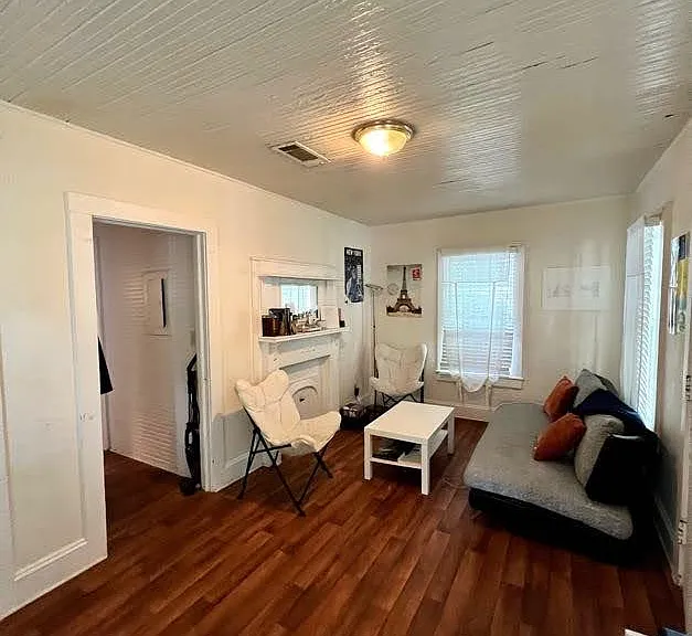 428 Richards St NW — Photo 1