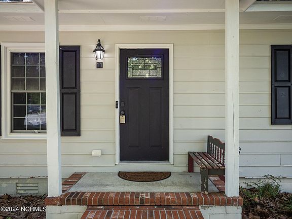 2nd image of 11 Lakewood Court