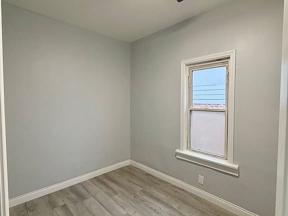4th image of 2604 Schrage Ave Unit 2