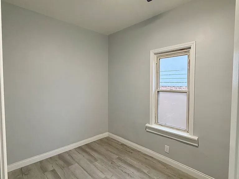 2604 Schrage Ave #2 — Photo 4