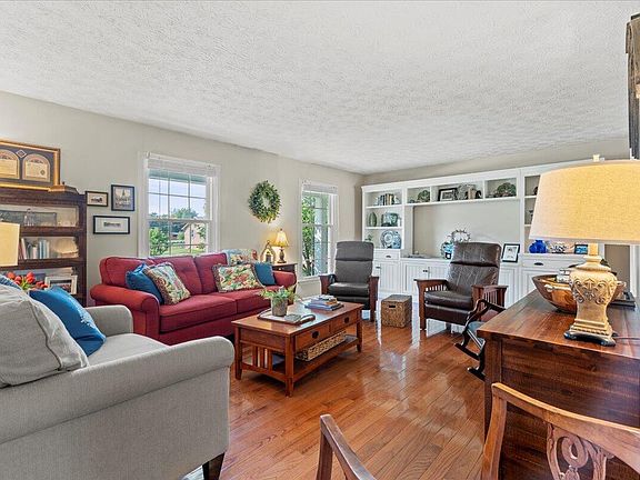 5th image of 111 Vincewood Dr