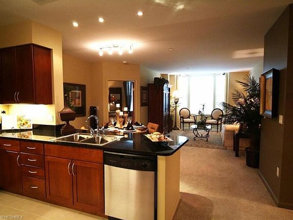 2nd image of 240 Market St APT 336