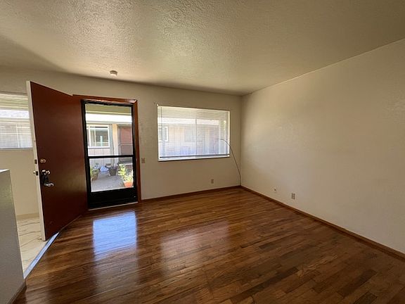 3rd image of 1391 E Lindo Ave #10