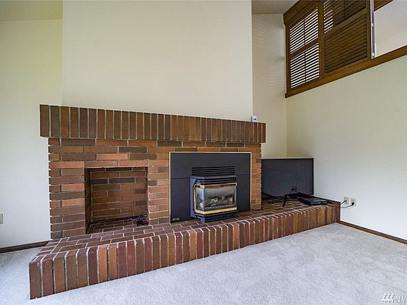 5th image of 70 Bluffs Dr #2