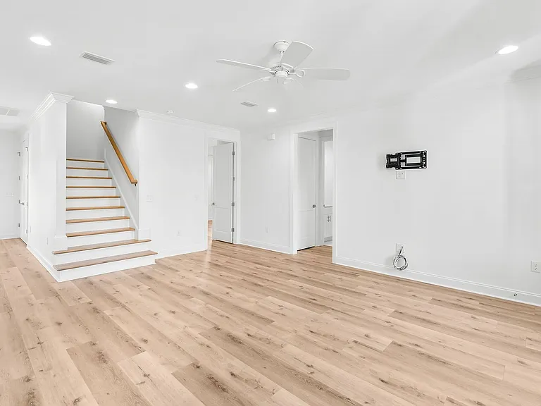 117 Roundwood Dr — Photo 20