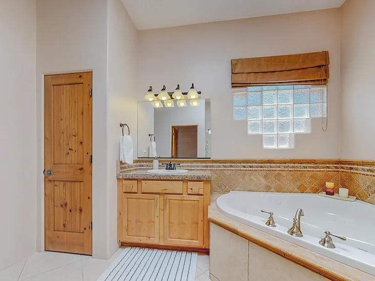 3106 Octavia Ct NE — Photo 56