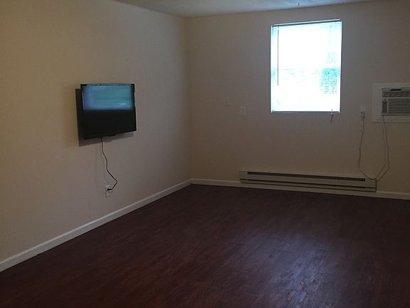 3rd image of 1507 E Washington St #10555977