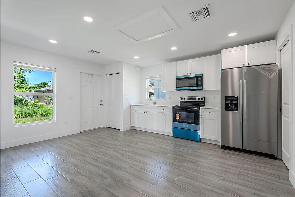 3018 Southeast Iris Street, Unit 2 - 1 — Photo 4