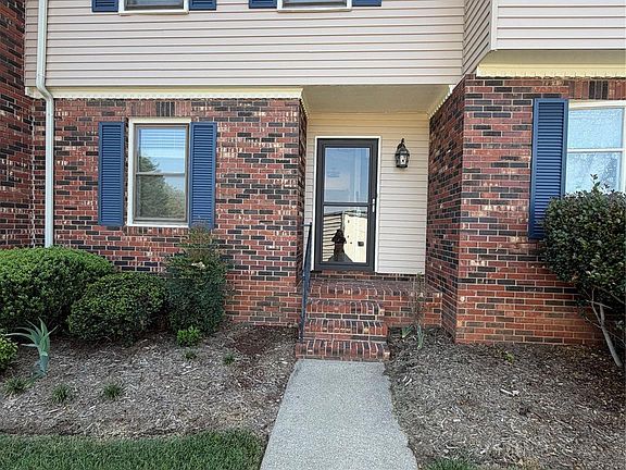 2nd image of 2705 N Center St APT 46