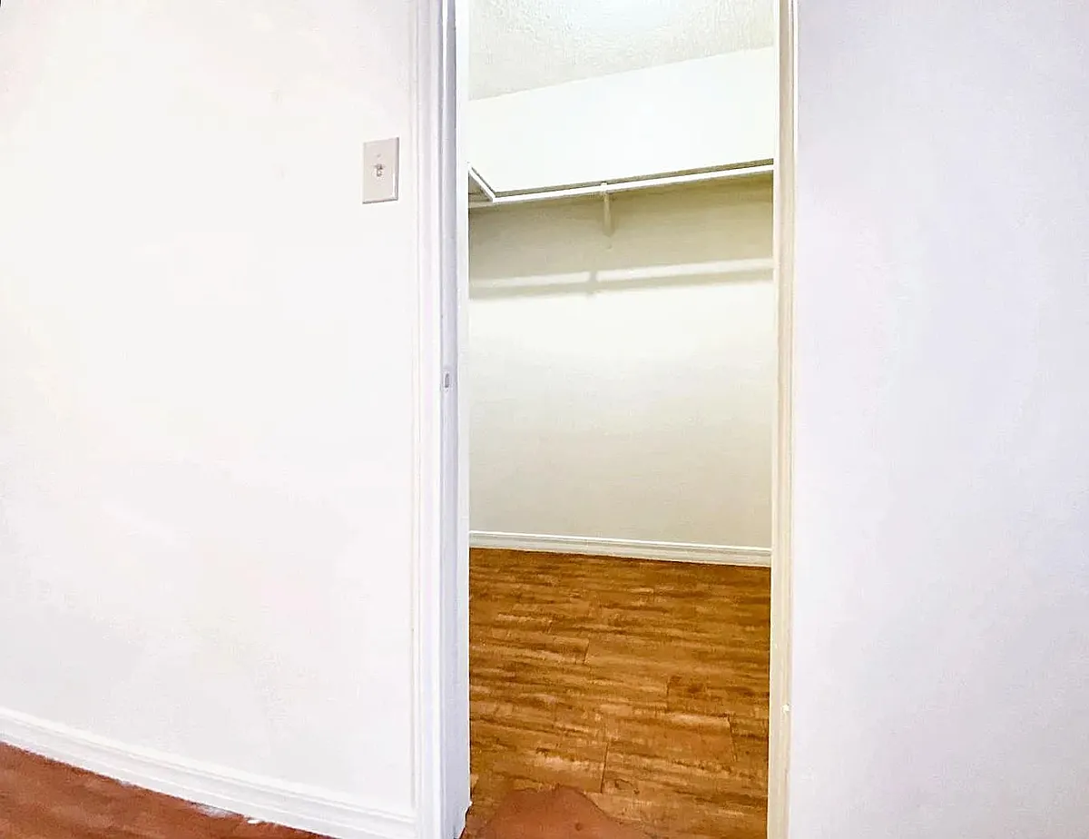 Building Photo - 106 Hughson Ct