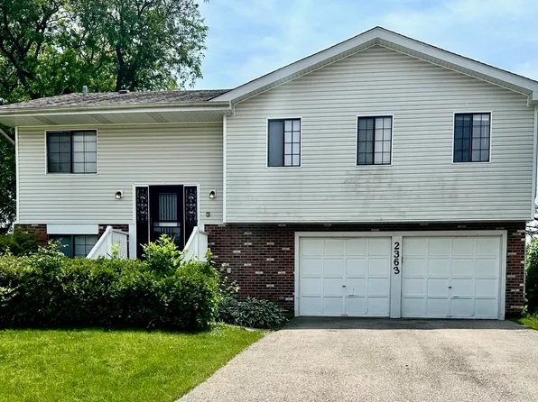 2363 Cove Dr, Hanover Park, IL 60133