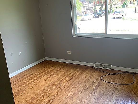4th image of 17206 Hawthorne Dr