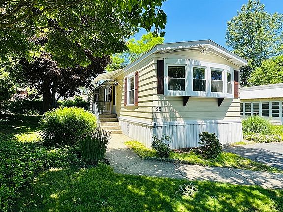 2nd image of 22 Contessa Dr