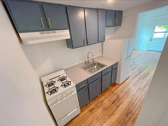 2nd image of 1913 Pleasant St #713-1