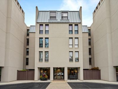 640 Winnetka Mews APT 108, Winnetka, IL, 60093