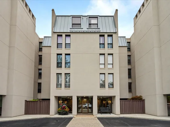 640 Winnetka Mews APT 108, Winnetka, IL 60093