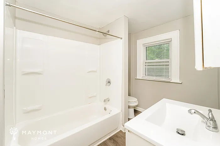 788 Saxon Ave — Photo 16