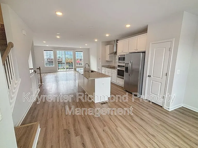 1404 Whitehurst Way — Photo 9