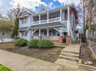 205 N Holly St, Medford, OR 97501