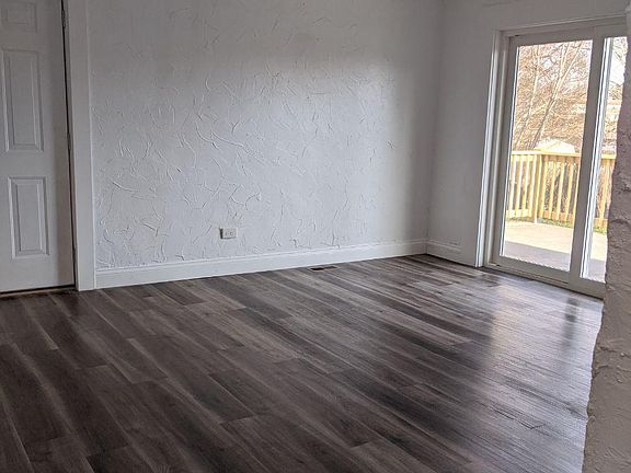 4th image of 132 Maryville Cir Unit 1