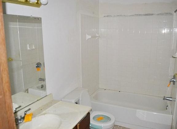 4th image of 14620 Garrett Ave APT 214