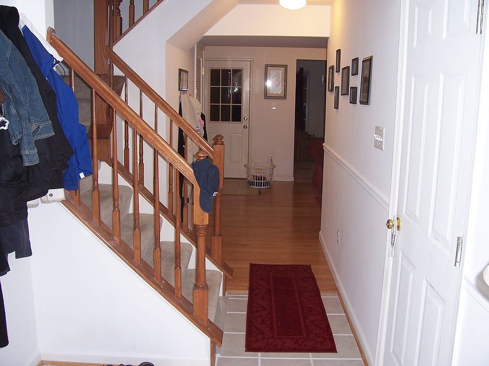 1st floor foyer