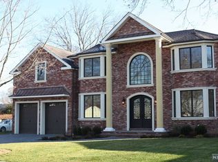 748 Reeder Rd, Paramus, NJ 07652