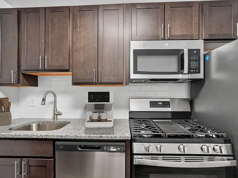 Tuscany Gardens Apartments — Photo 32