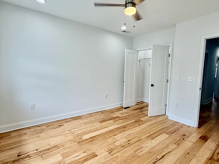 640 Emily St — Photo 11
