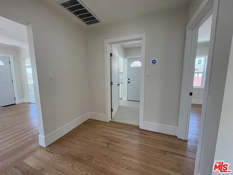 8640 Baring Cross St — Photo 11