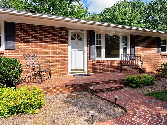 3rd image of 305 Benbow Dr