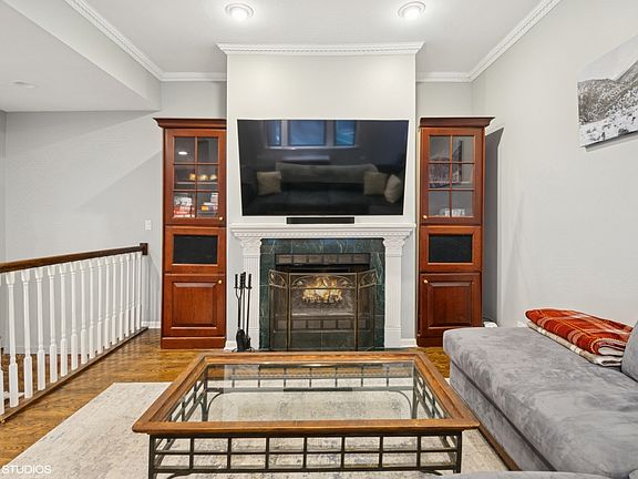 3rd image of 852 W Lakeside Pl APT 1E