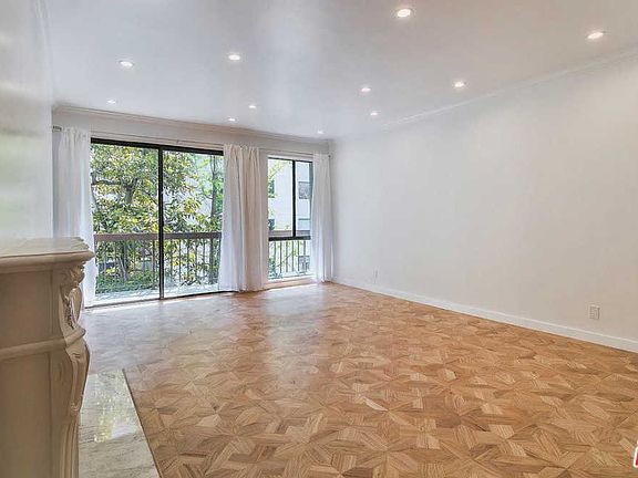5th image of 324 N Palm Dr Unit 301