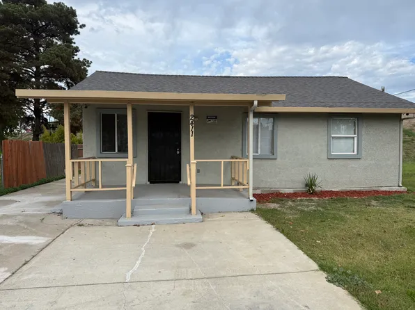 2411 W Acacia St, Stockton, CA 95203