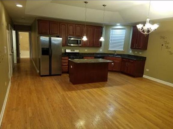 3rd image of 6147 S Woodlawn Ave #1