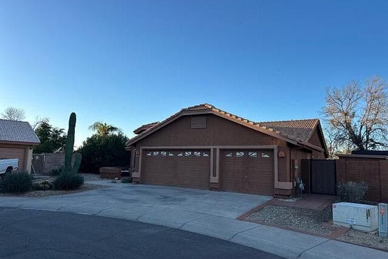 1st image of 23442 N 44th Dr