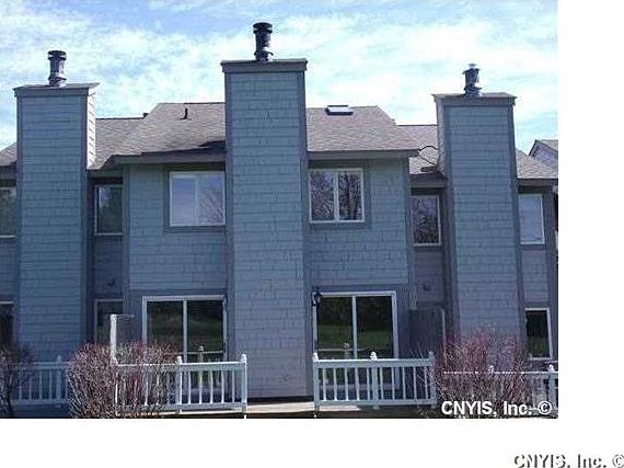 3rd image of 475 Summerhaven Dr N