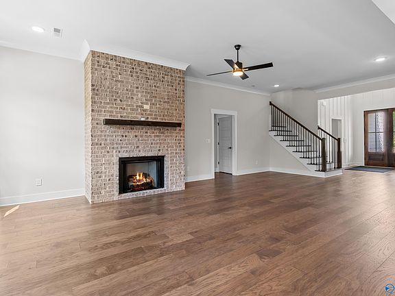 4th image of 102 Marlbrook Dr