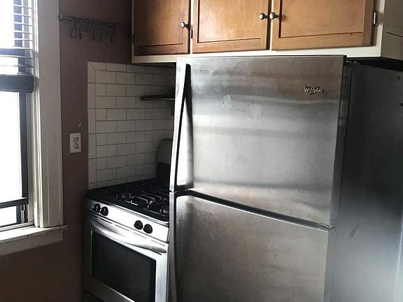 4th image of 3091 48th St APT 2F