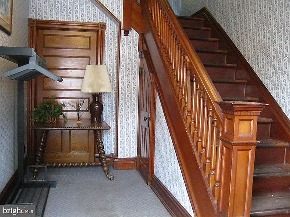 3rd image of 212 E Market St