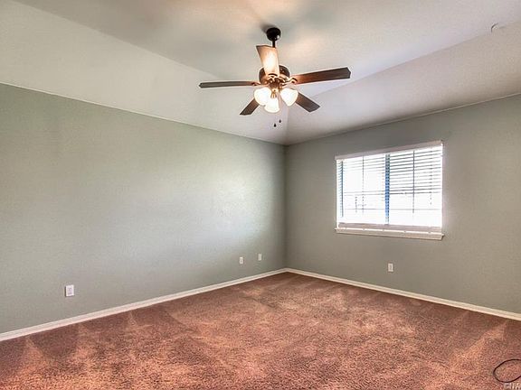 3rd image of 5225 Lauri Ln