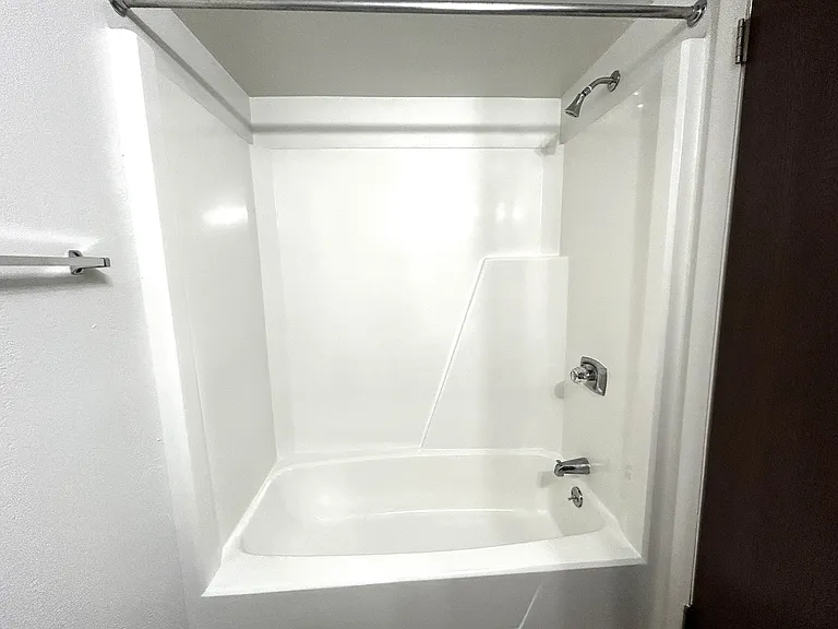 Charter Oaks Apartments — Photo 169
