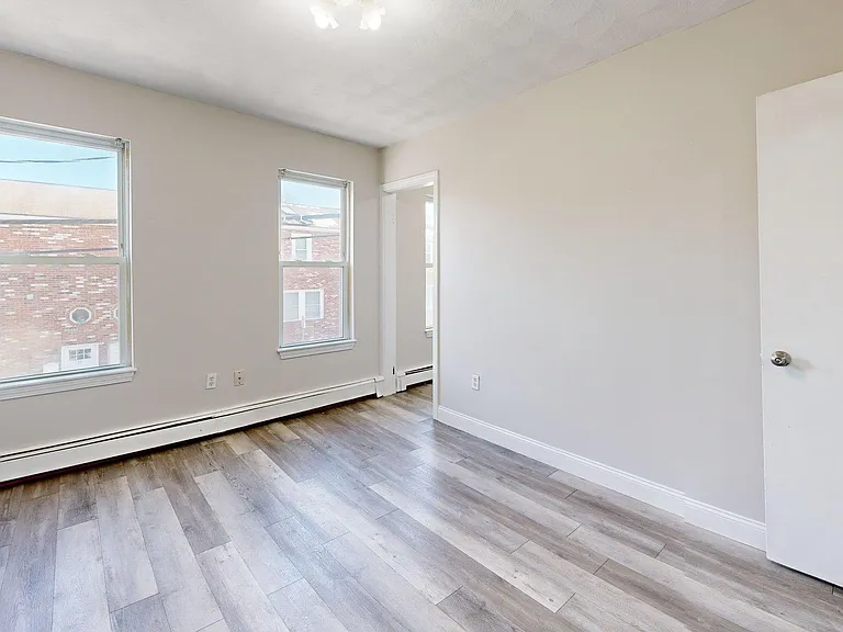 137 Chelsea St #2 — Photo 13